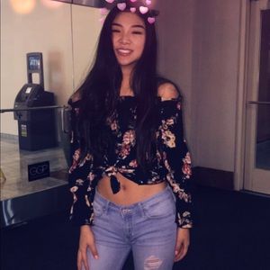 Cute off shoulder floral top